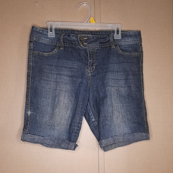 So Wear It Declare It Jean Shorts - Picture 1 of 3